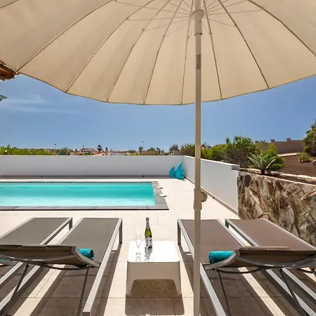 Casa El Cardon: Charming With Private Pool. Holiday home Parque Holandes